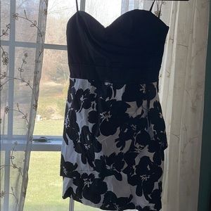 Black and White floral sleeveless